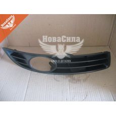 Решетка бампера VW Passat з05р.в. прав. (Klokkerholm)