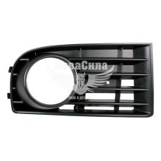 Решетка бампера VW Golf V с03-08г.в. прав. (Blic) (под противотуманку)