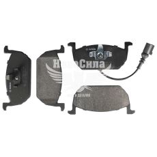 Колодки тормозные VW Golf VII с14г.в. перед. (Bosch) (с датчиком)